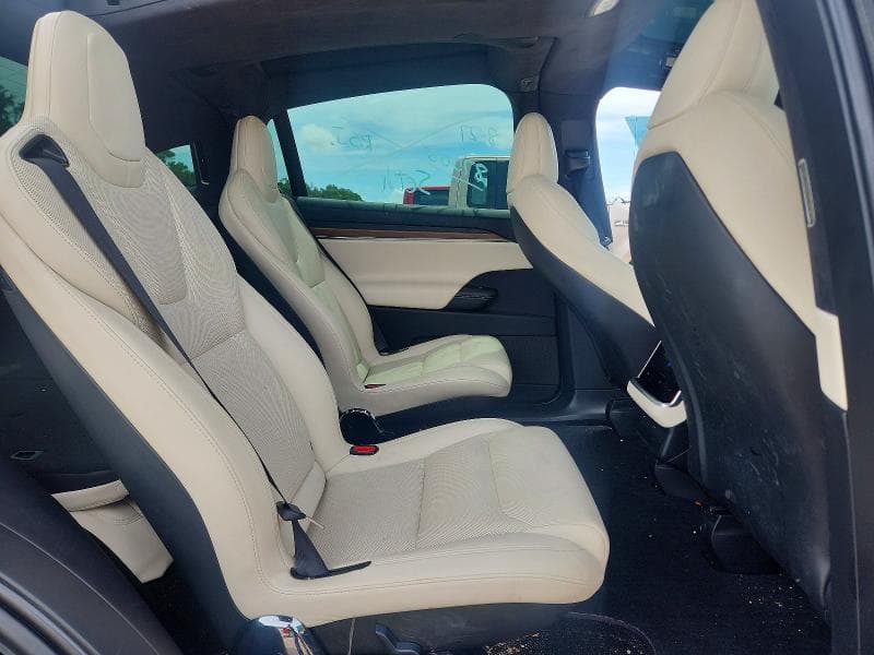 2022 TESLA MODEL X 11