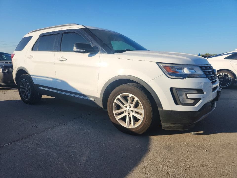 2017 FORD EXPLORER XLT 4