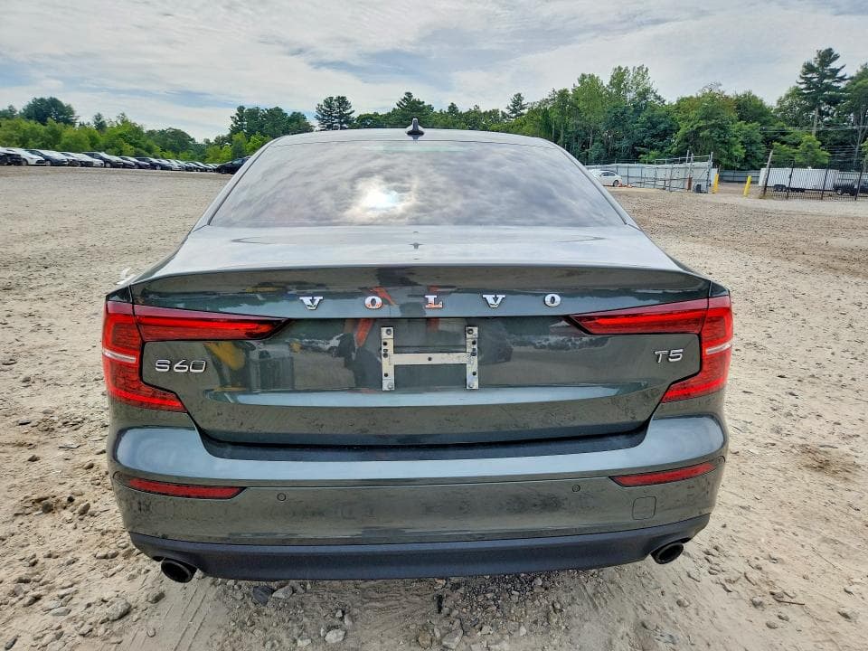 2020 VOLVO S60 T5 MOMENTUM 6