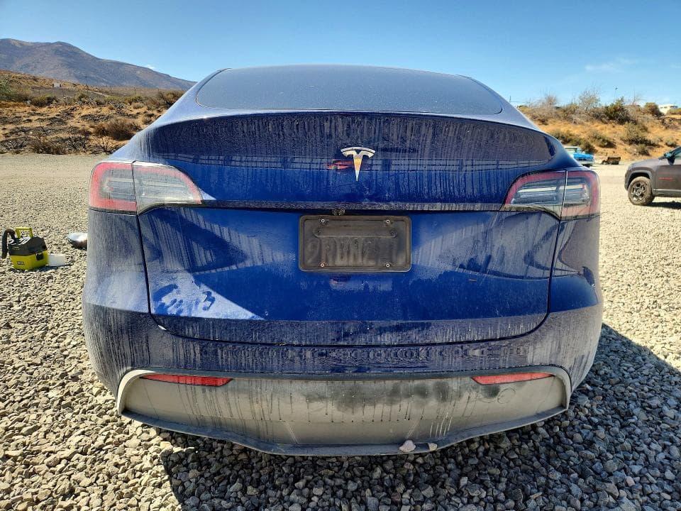 2025 TESLA MODEL Y 6