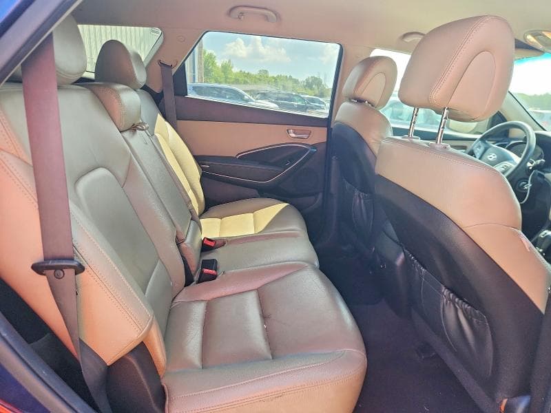 2017 HYUNDAI SANTA FE SE 11