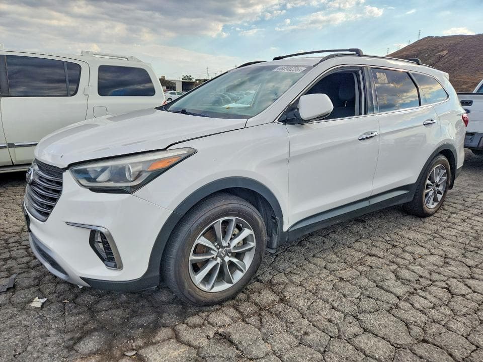 2018 HYUNDAI SANTA FE SE