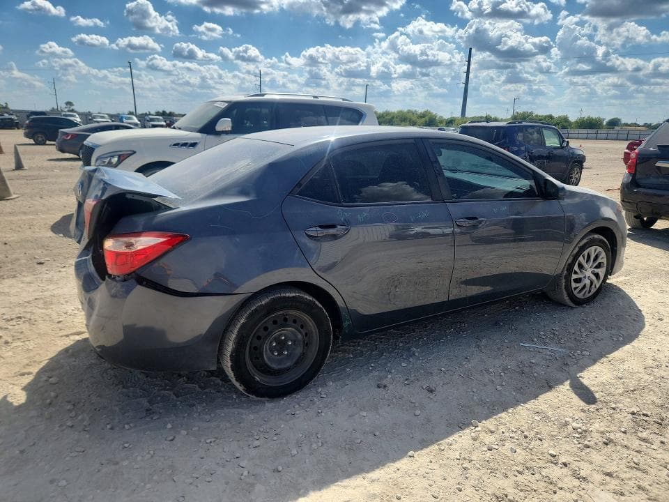 2017 TOYOTA COROLLA LE 3