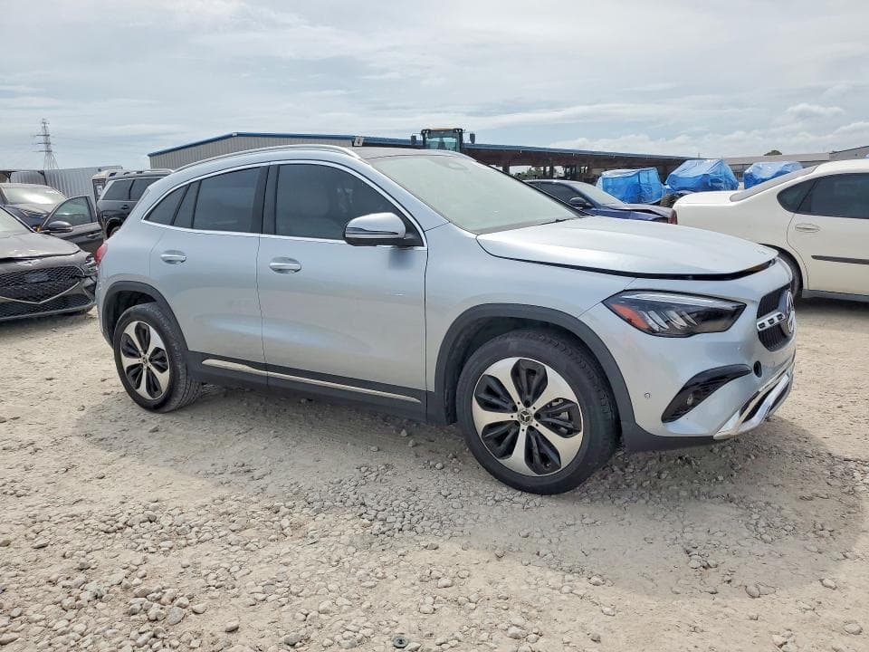 2025 MERCEDES-BENZ GLA 250 4