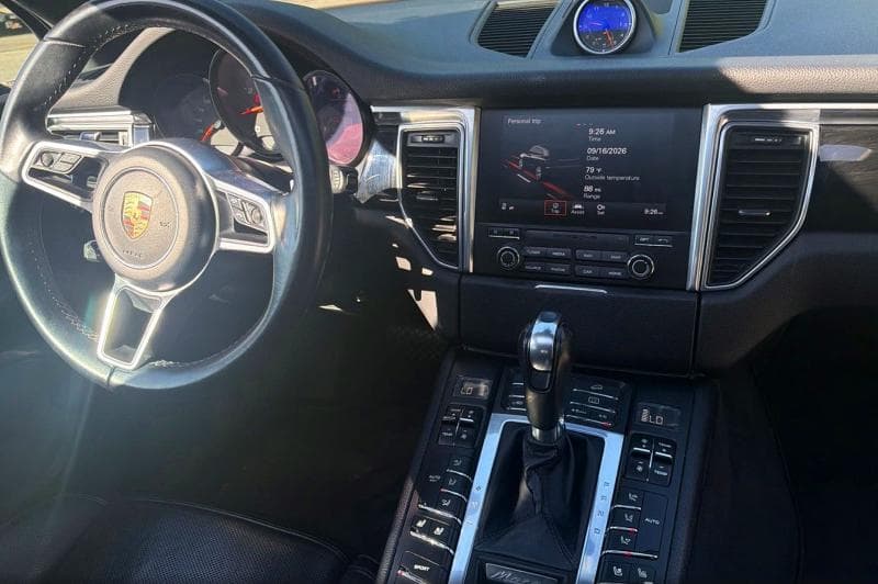 2017 PORSCHE MACAN 9