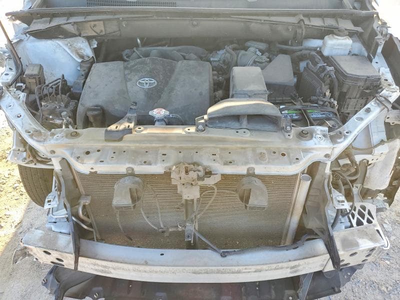 2019 TOYOTA HIGHLANDER XLE 12