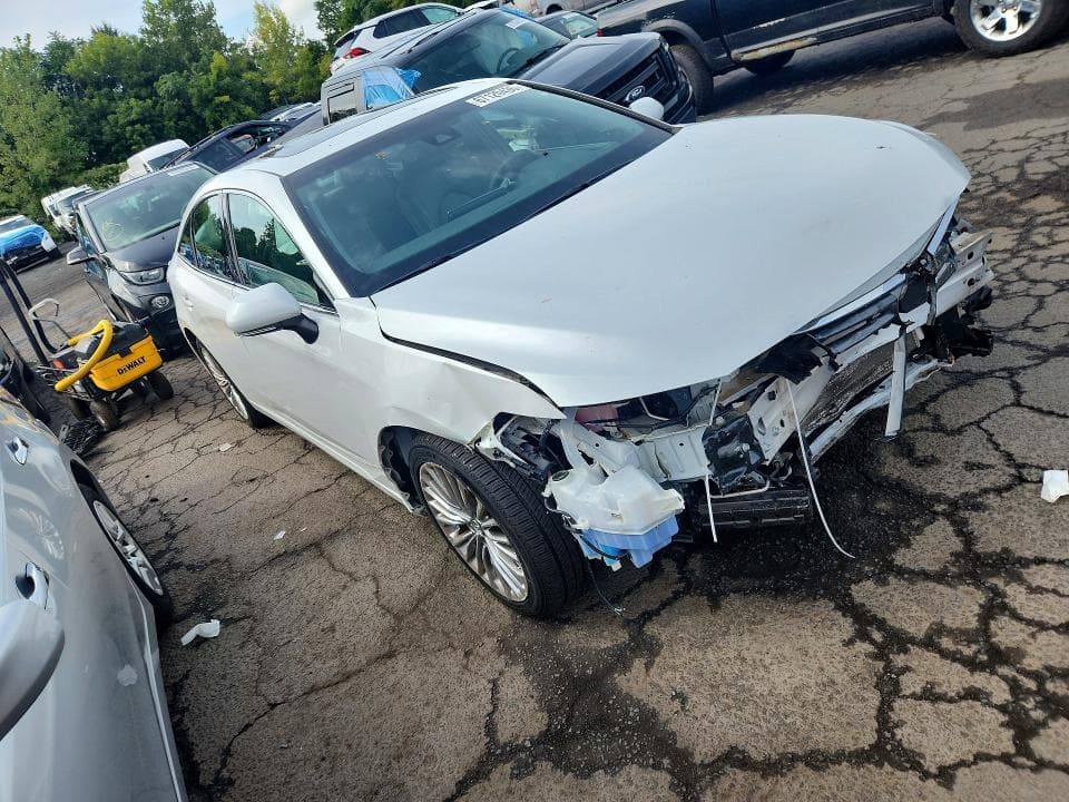 2019 TOYOTA AVALON LIMITED 4