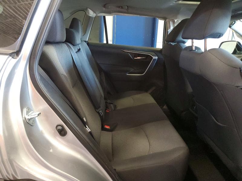 2021 TOYOTA RAV4 XLE 11