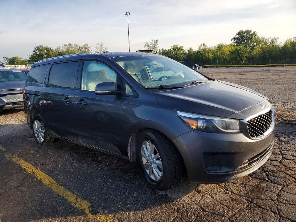 2017 KIA SEDONA LX 4