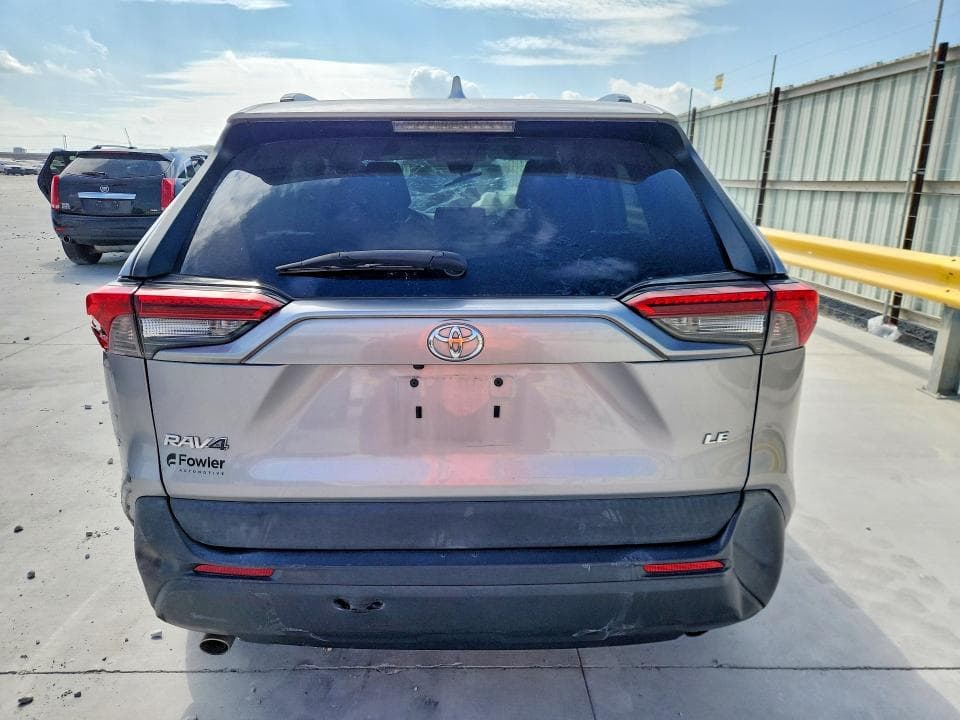 2020 TOYOTA RAV4 LE 6