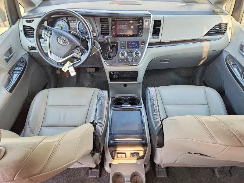 2019 TOYOTA SIENNA XLE 8-PASSENGER 8