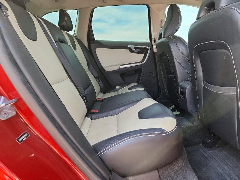 2017 VOLVO XC60 T5 DYNAMIC 11
