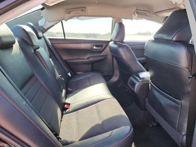 2017 TOYOTA CAMRY SE 10