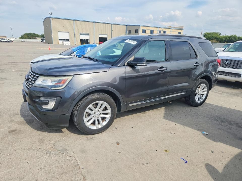 2017 FORD EXPLORER XLT - 1