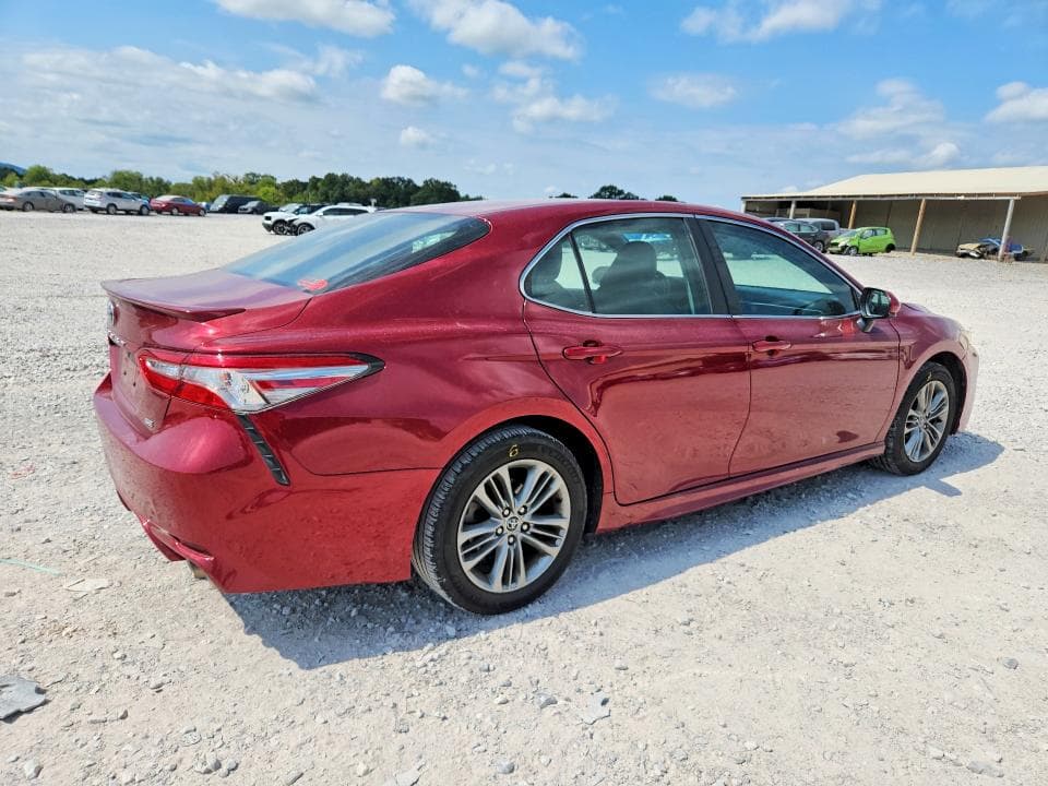 2018 TOYOTA CAMRY SE 3