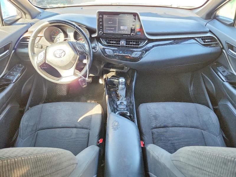 2019 TOYOTA C-HR XLE 8