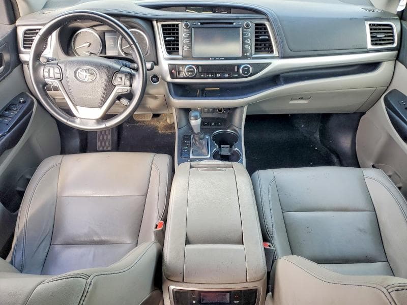 2017 TOYOTA HIGHLANDER XLE 8