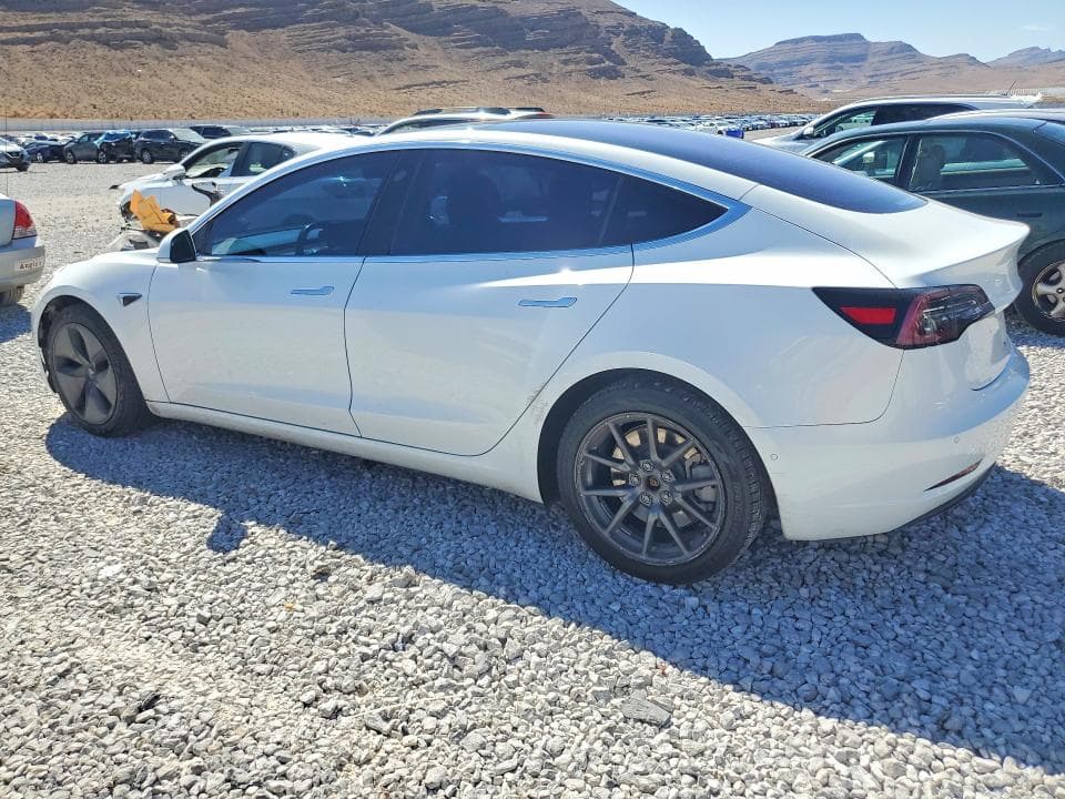 2018 TESLA MODEL 3 2