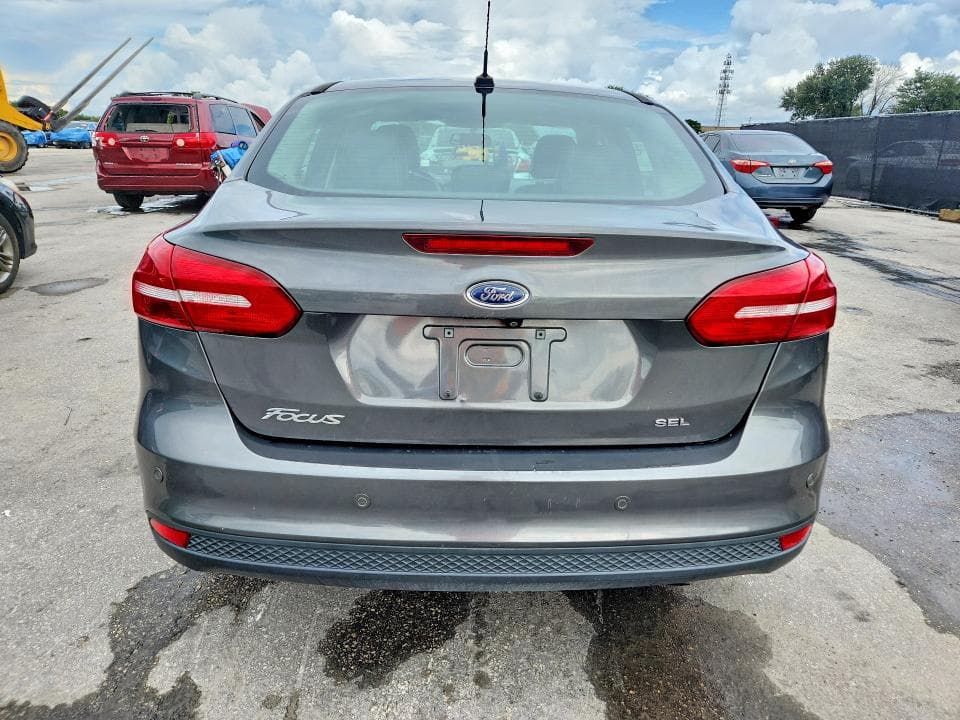 2017 FORD FOCUS SEL 6