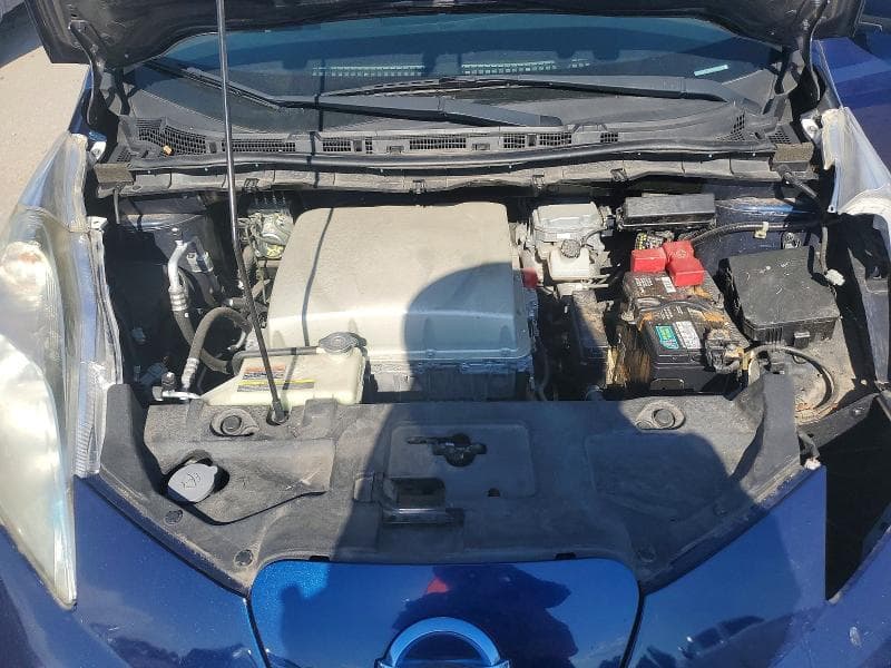 2017 NISSAN LEAF S 11