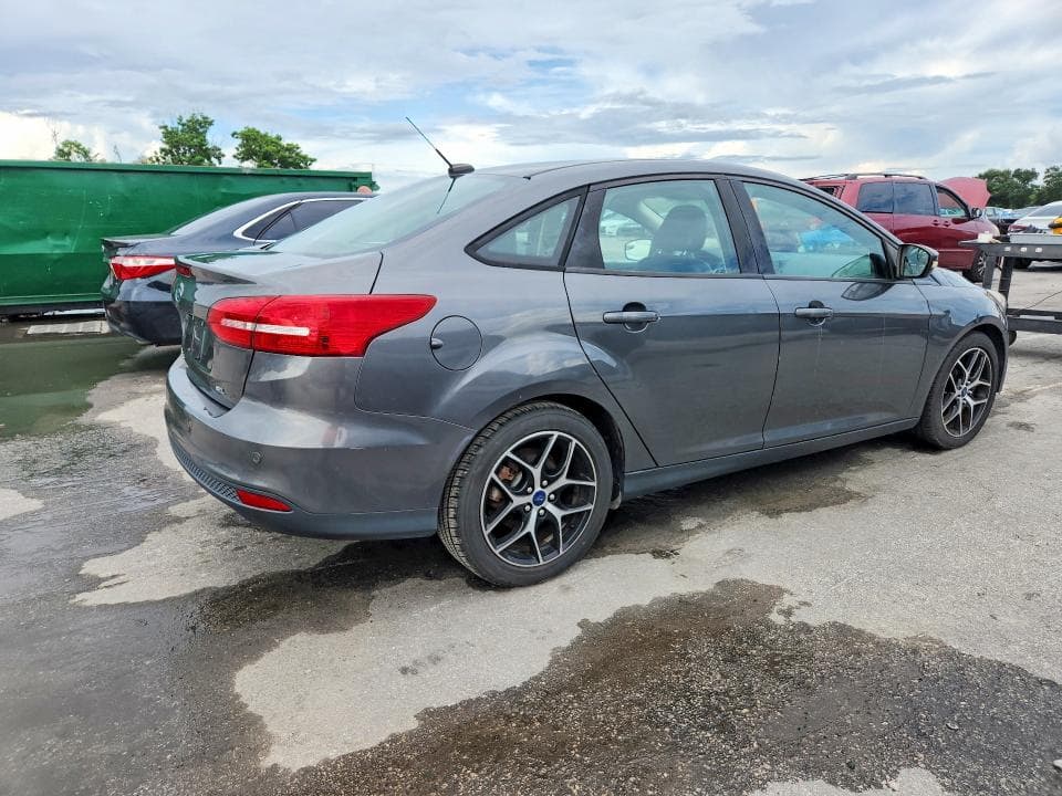 2017 FORD FOCUS SEL 3