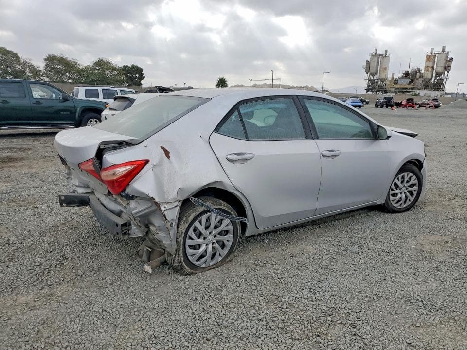 2017 TOYOTA COROLLA LE 3