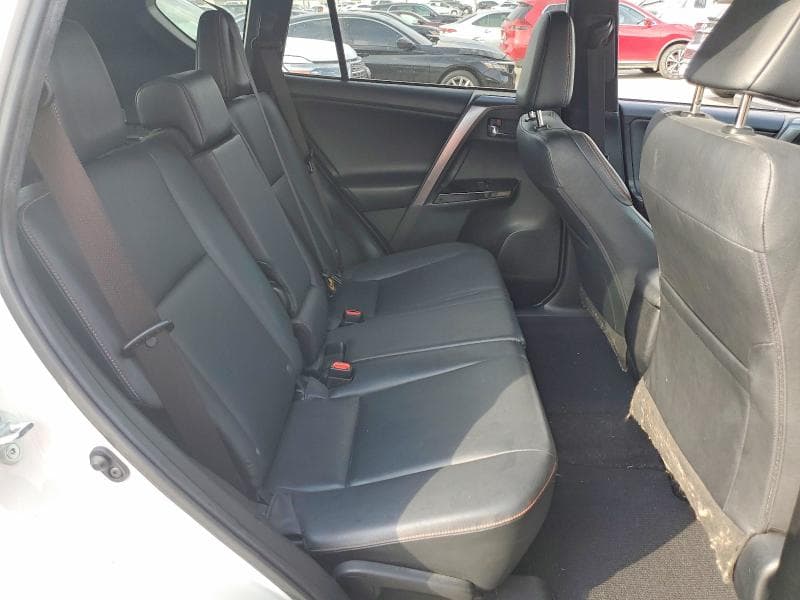 2017 TOYOTA RAV4 SE 10