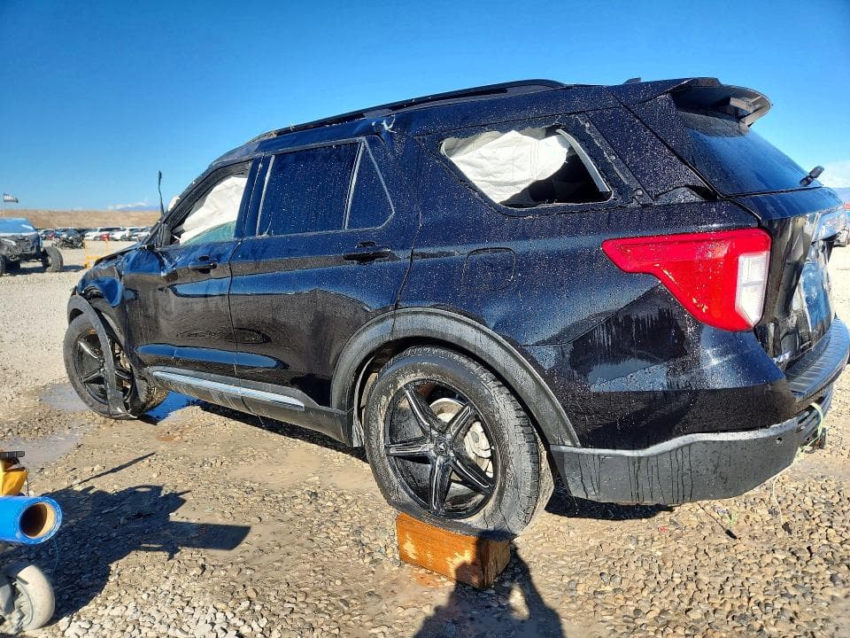 2021 FORD EXPLORER XLT 2