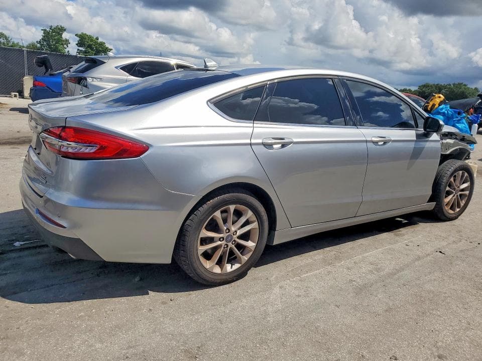 2020 FORD FUSION SE 3