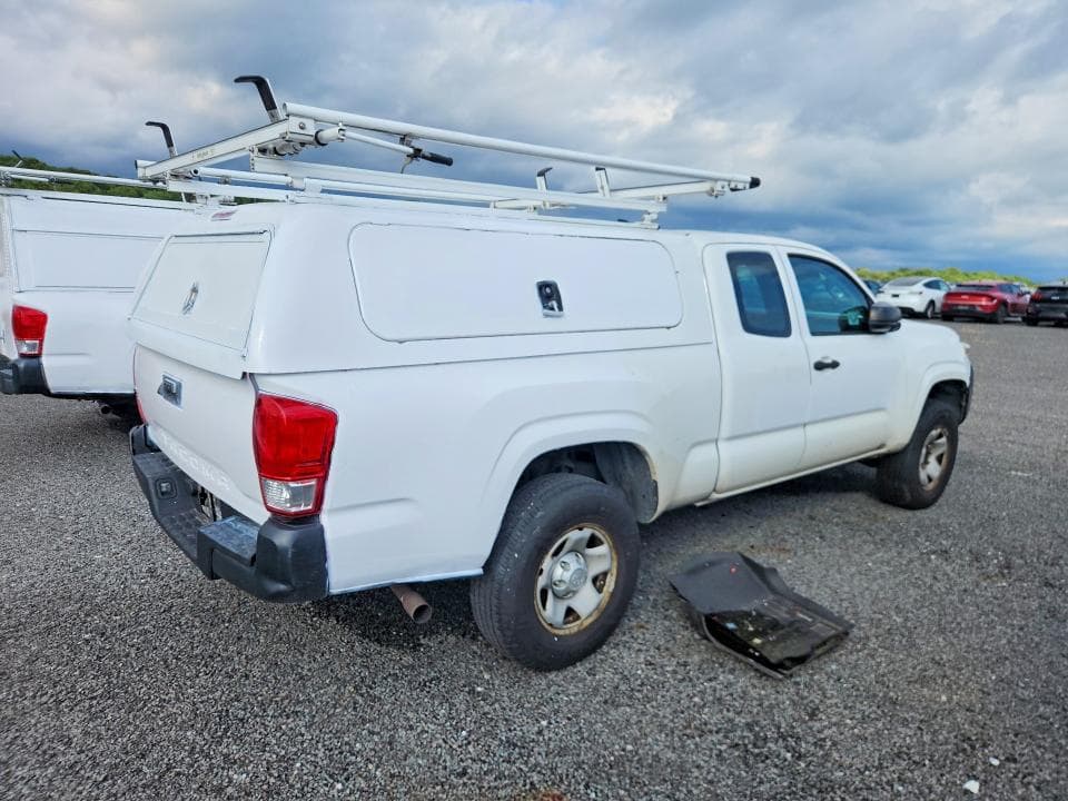 2017 TOYOTA TACOMA SR 3