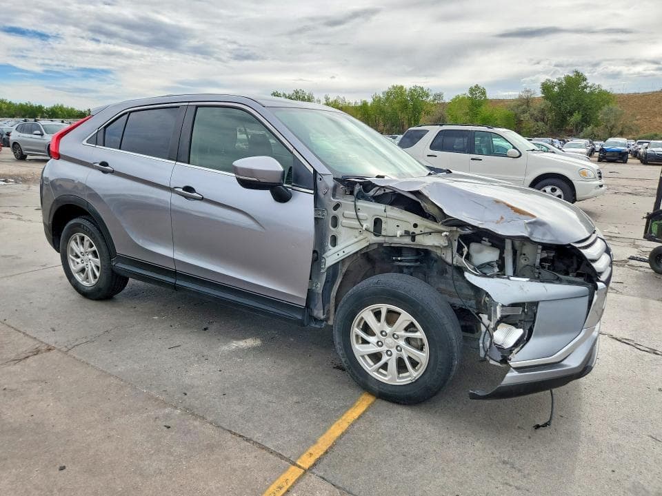 2019 MITSUBISHI ECLIPSE CROSS ES 4
