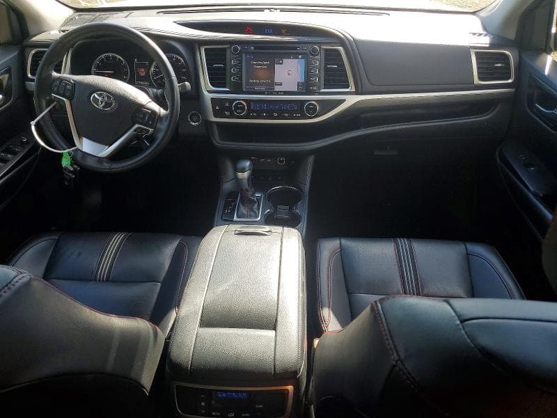 2019 TOYOTA HIGHLANDER SE 8