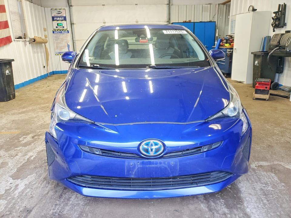 2018 TOYOTA PRIUS THREE 5