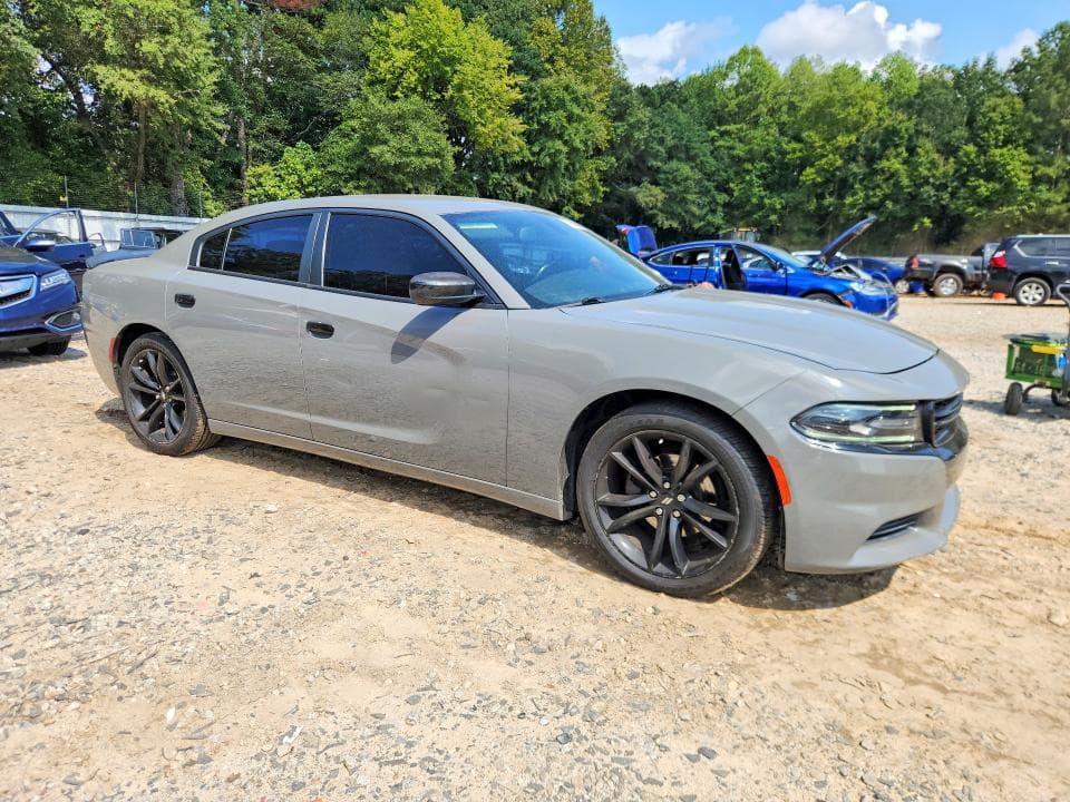 2017 DODGE CHARGER SE 4