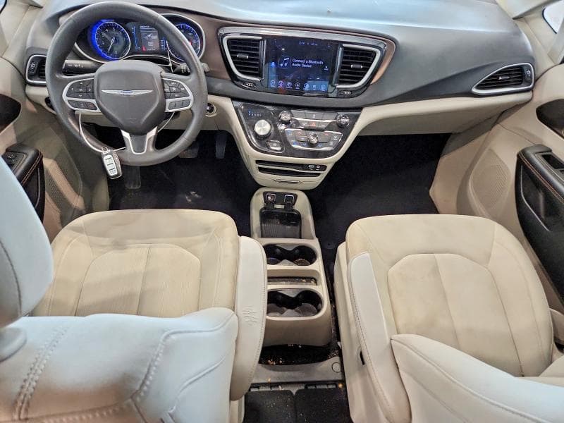 2017 CHRYSLER PACIFICA TOURING 8