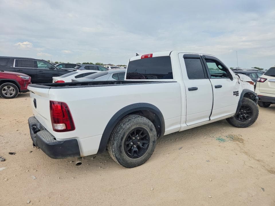 2022 RAM 1500 CLASSIC SLT 3