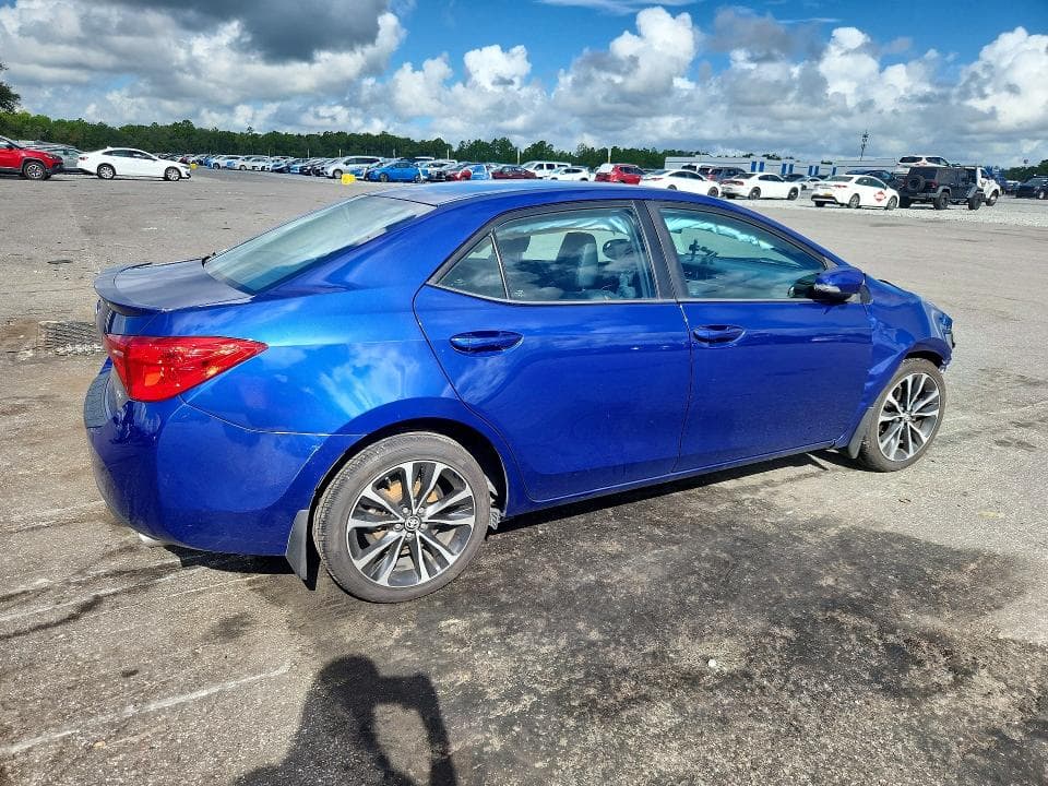 2019 TOYOTA COROLLA SE 3