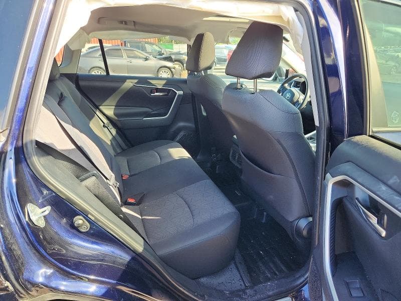 2019 TOYOTA RAV4 XLE 11