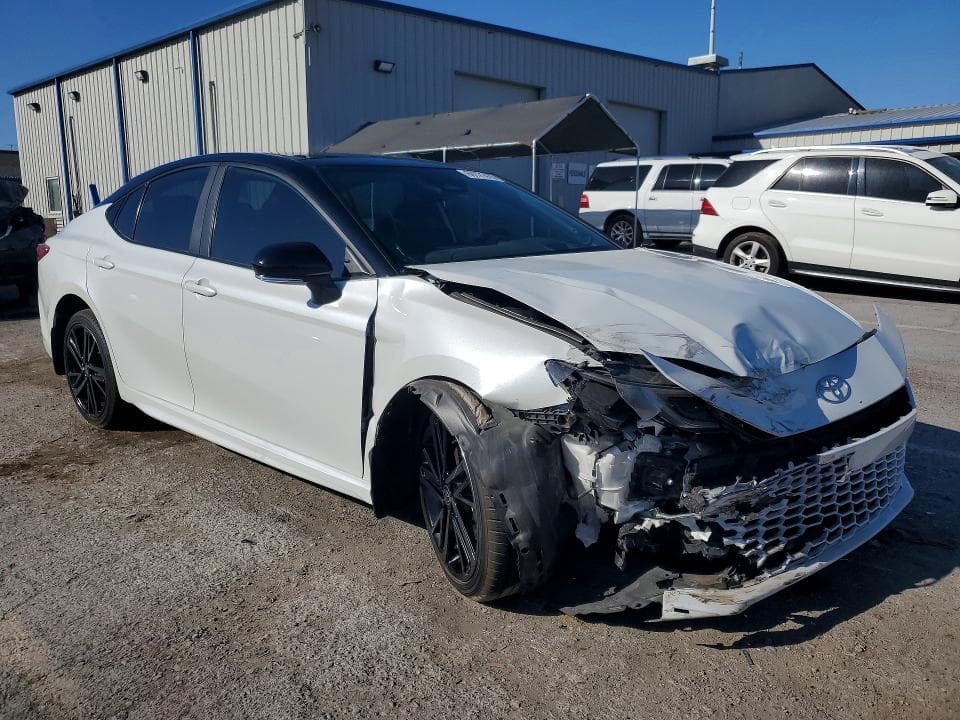 2025 TOYOTA CAMRY XSE 4