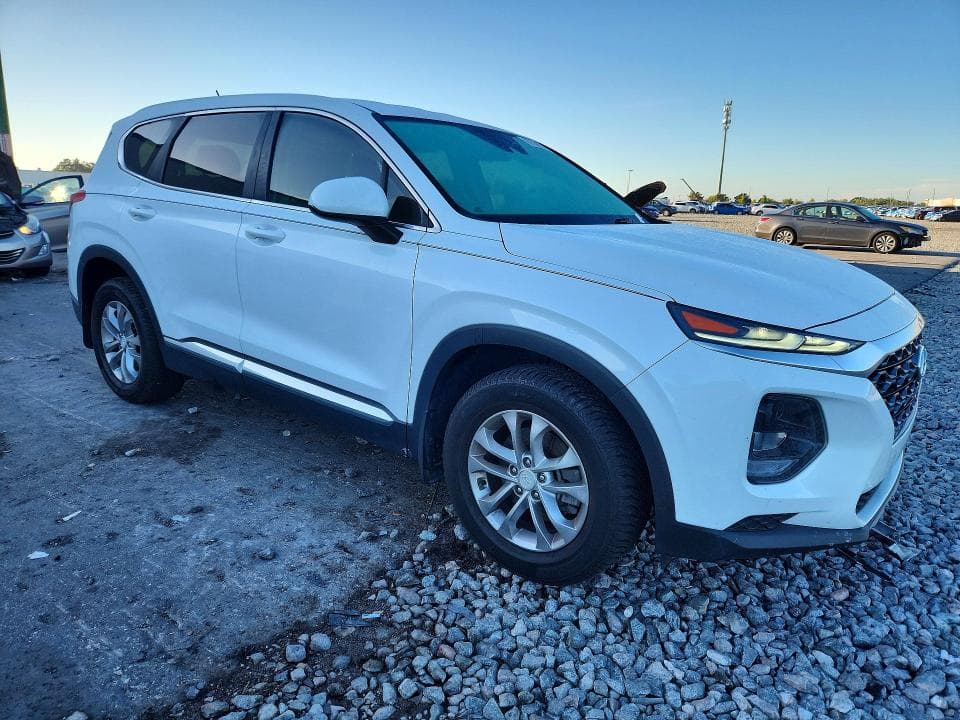 2019 HYUNDAI SANTA FE SE 4