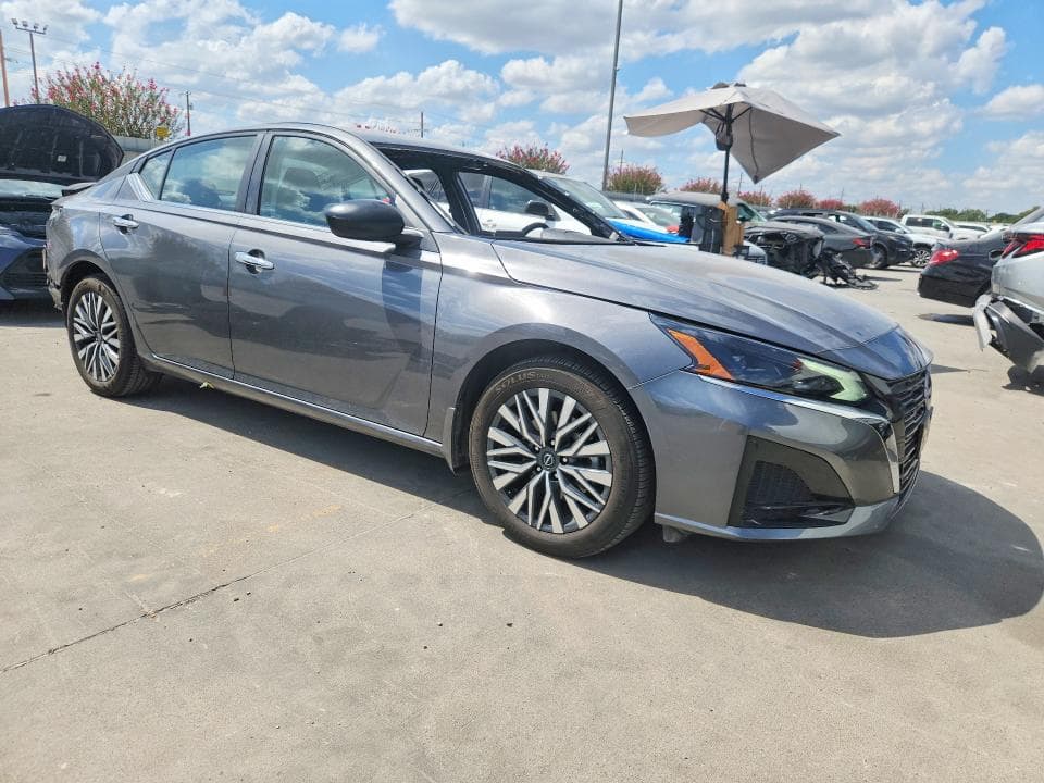 2025 NISSAN ALTIMA SV 4