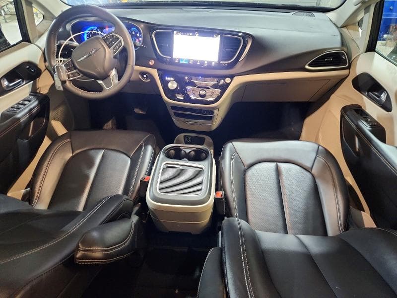 2024 CHRYSLER PACIFICA TOURING L 8