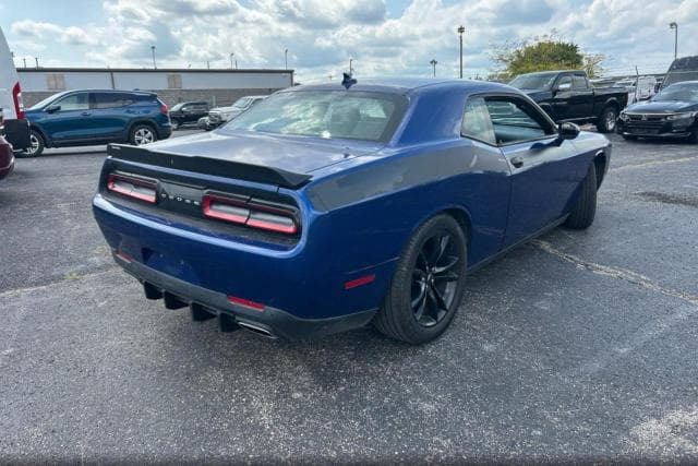 2017 DODGE CHALLENGER SXT 4