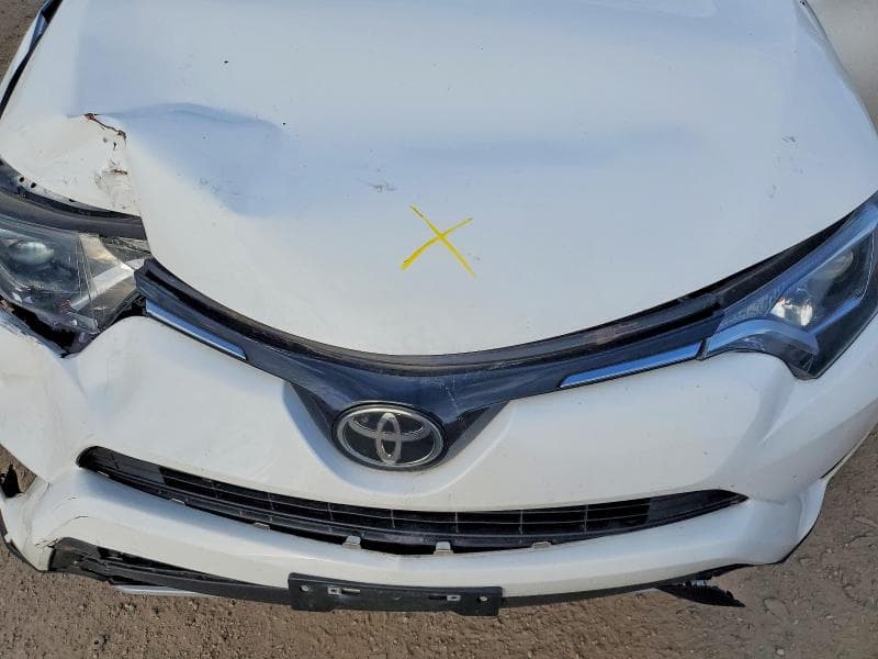 2018 TOYOTA RAV4 XLE 12