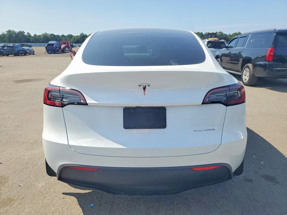 2023 TESLA MODEL Y 6