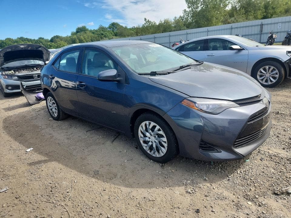 2017 TOYOTA COROLLA LE 4