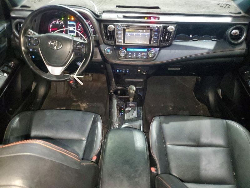 2017 TOYOTA RAV4 SE 8
