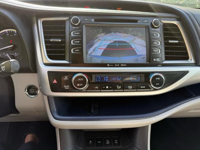 2018 TOYOTA HIGHLANDER XLE 10