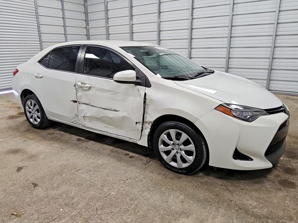 2017 TOYOTA COROLLA LE 4