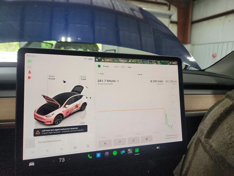 2025 TESLA MODEL Y 9
